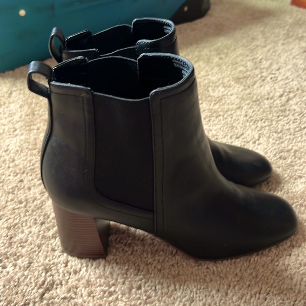 Anne Taylor Loft Women’s Black Bootie